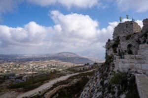Hezbollah Refuses to Withdraw from Ali Taher Ridge